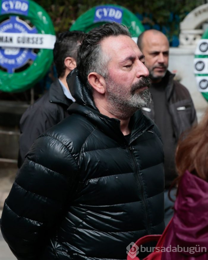 Demet Akbağ'ın eşi Zafer Çika son yolculuğuna uğurlandı (Dostları yalnız bırakmadı)