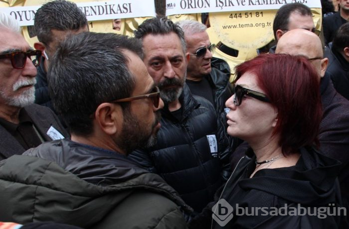 Demet Akbağ'ın eşi Zafer Çika son yolculuğuna uğurlandı (Dostları yalnız bırakmadı)