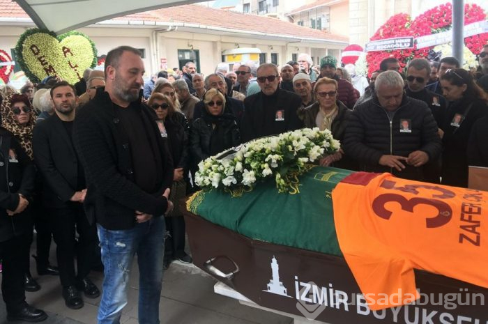 Demet Akbağ'ın eşi Zafer Çika son yolculuğuna uğurlandı (Dostları yalnız bırakmadı)