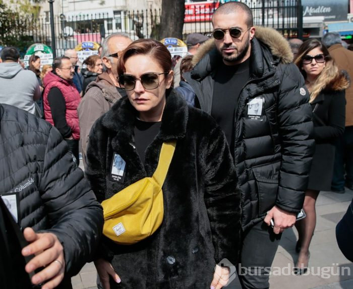 Demet Akbağ'ın eşi Zafer Çika son yolculuğuna uğurlandı (Dostları yalnız bırakmadı)