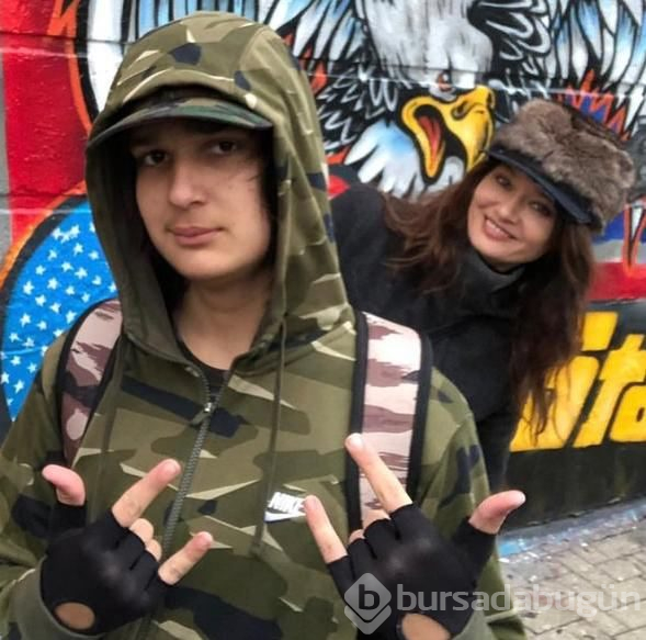 Nurgül Yeşilçay oğlundan evlilik onayı aldı!
