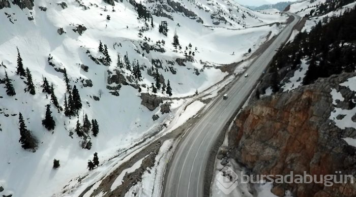 Beyaz gelinlikli Toroslar havadan görüntülendi
