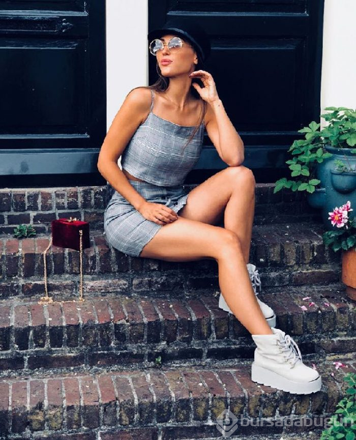 Yolanthe kaçıyor Sneijder kovalıyor
