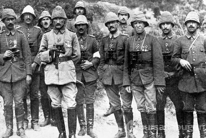 Ünlü isimlerden 18 Mart Çanakkale Zaferi paylaşımları