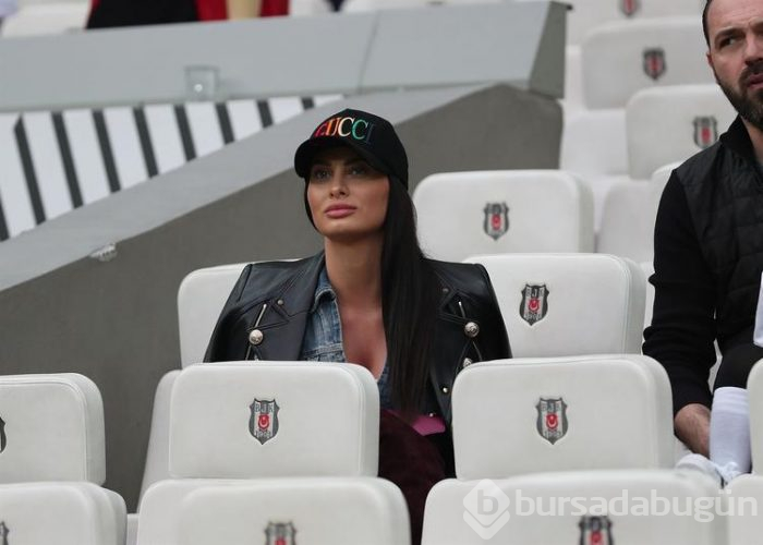Sophia Thomalla Vodafone Park'ı sevdi
