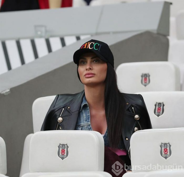 Sophia Thomalla Vodafone Park'ı sevdi
