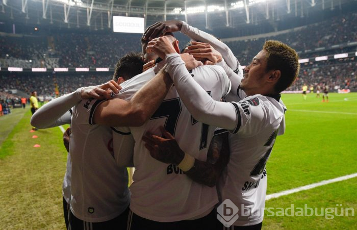 Sophia Thomalla Vodafone Park'ı sevdi
