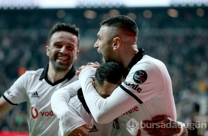 Sophia Thomalla Vodafone Park'ı sevdi
