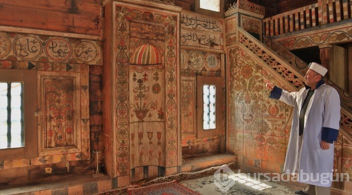 Samsun'un tarih kokan "kök boyalı" camisi
