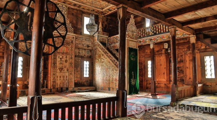 Samsun'un tarih kokan "kök boyalı" camisi
