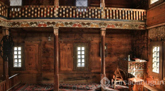 Samsun'un tarih kokan "kök boyalı" camisi
