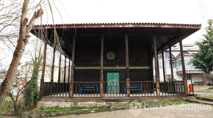 Samsun'un tarih kokan "kök boyalı" camisi

