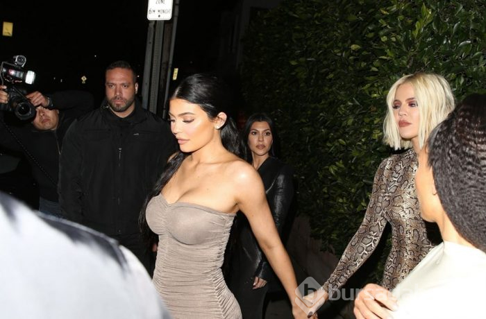 Kardashian-Jenner kardeşler buluştu (LA gecesi)