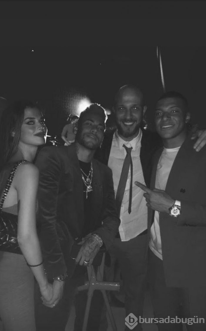 Elif Aksu ile Conor McGregor aşk mı yaşıyor?
