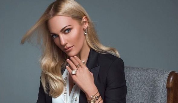 Meryem Uzerli, Dior'un defilesine katılım için 150 bin doları cebe indirdi

