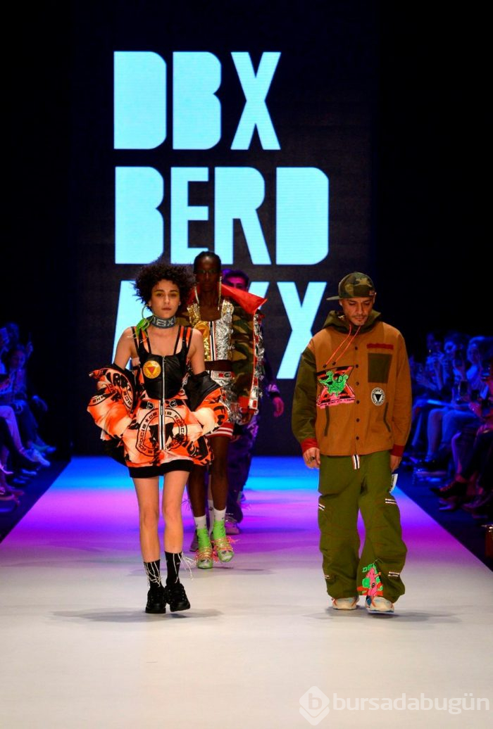 13. Mercedes-Benz Fashion Week İstanbul başladı (Ünlü isimler akın etti)