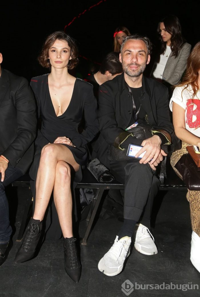 13. Mercedes-Benz Fashion Week İstanbul başladı (Ünlü isimler akın etti)