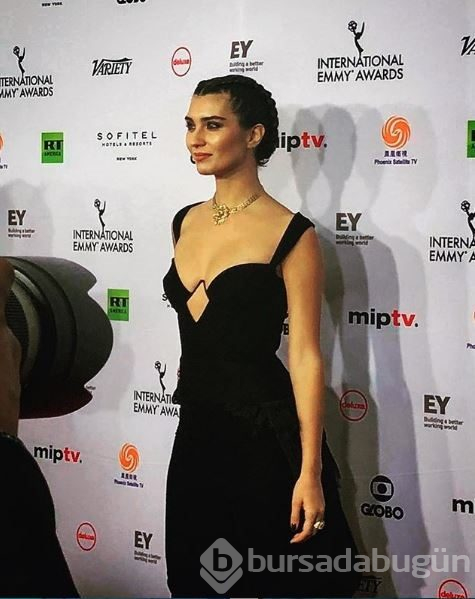 Tuba Büyüküstün şart koştu!

