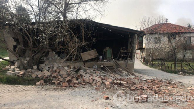Evleri yerle bir etti! işte 5,5 şiddetindeki depremden sonra ilk görüntüler