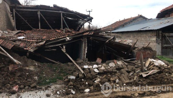 Evleri yerle bir etti! işte 5,5 şiddetindeki depremden sonra ilk görüntüler