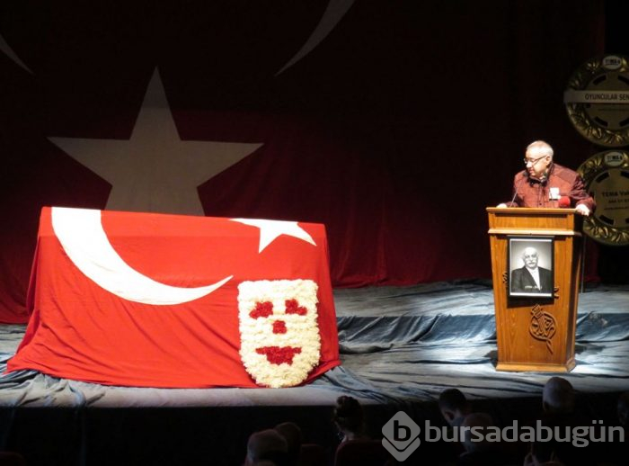 Usta oyuncu Ümit Yesin son yolculuğuna uğurlandı