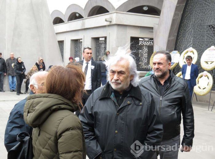 Usta oyuncu Ümit Yesin son yolculuğuna uğurlandı
