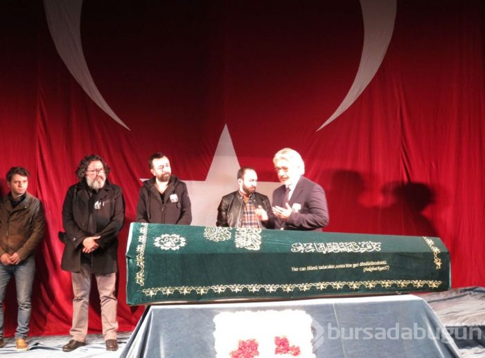 Usta oyuncu Ümit Yesin son yolculuğuna uğurlandı