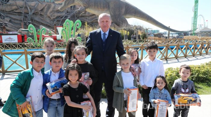 Avrupa'nın en büyük tema parkı "Wonderland Eurasia" açıldı
