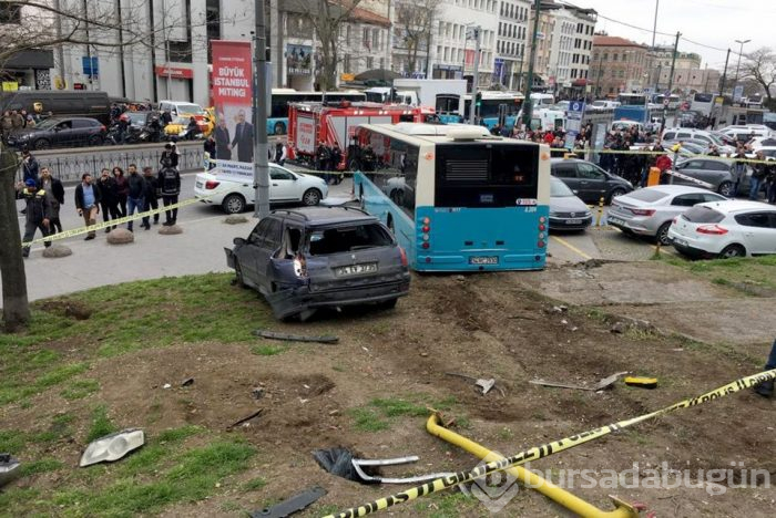 İstanbul Beyazıt'ta halk otobüsü yayalara çarptı