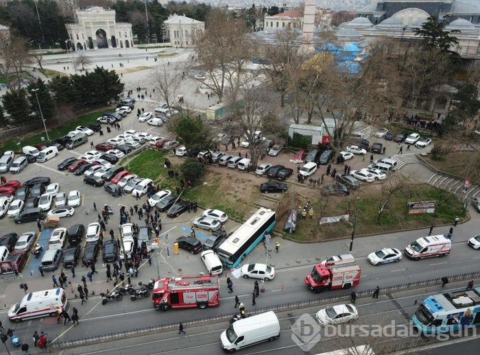 İstanbul Beyazıt'ta halk otobüsü yayalara çarptı