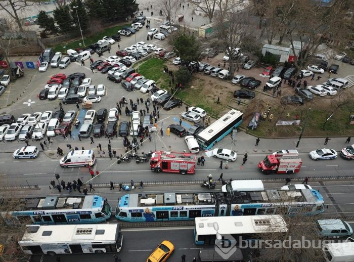 İstanbul Beyazıt'ta halk otobüsü yayalara çarptı