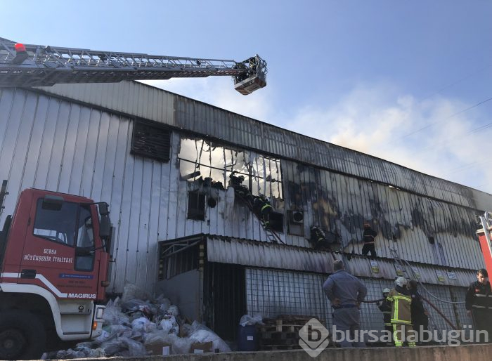 Bursa'da tekstil fabrikasında korkutan yangın	