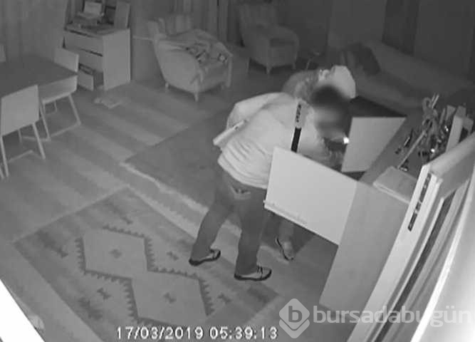 İlhan Şeşen'in evinde şok görüntü!
