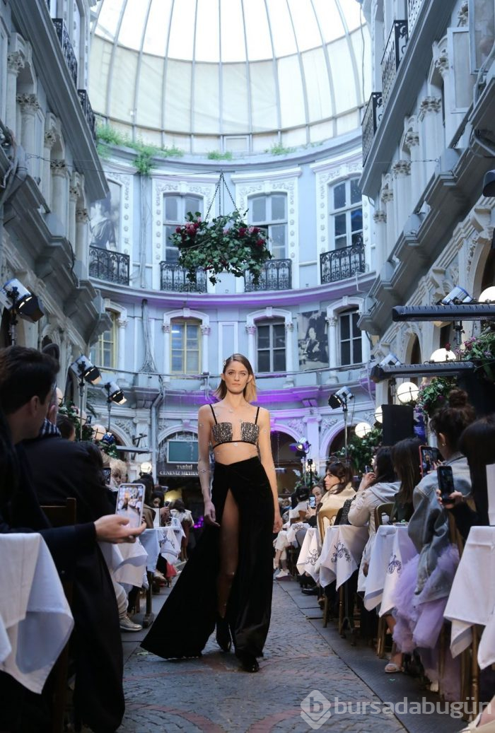 Moda Çiçek Pasajı'nda