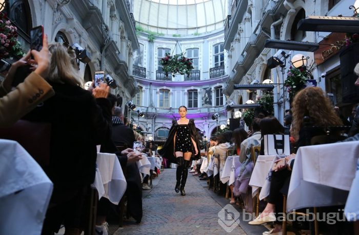 Moda Çiçek Pasajı'nda