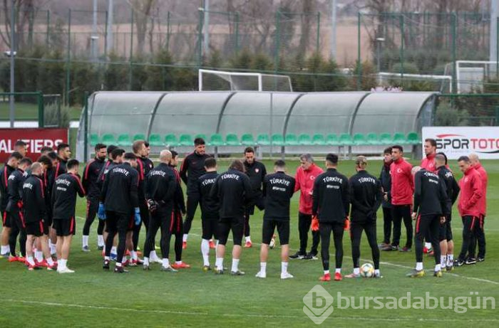 Şok sakatlık sonrası sürpriz 11! A Milli Takım...
