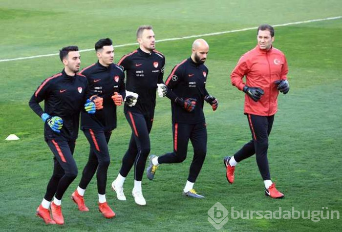 Şok sakatlık sonrası sürpriz 11! A Milli Takım...
