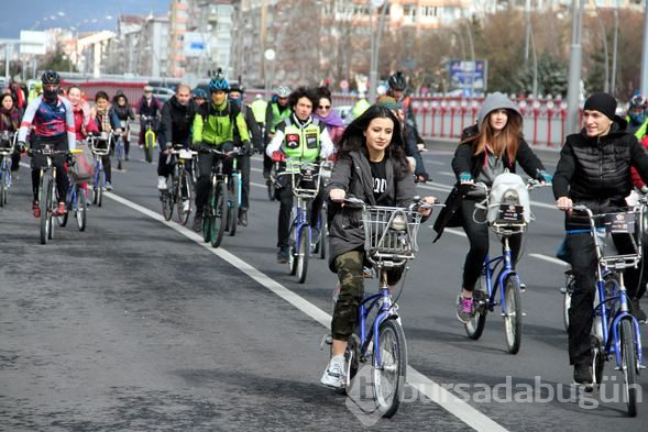 Sokak hayvanları için pedal çevirdiler
