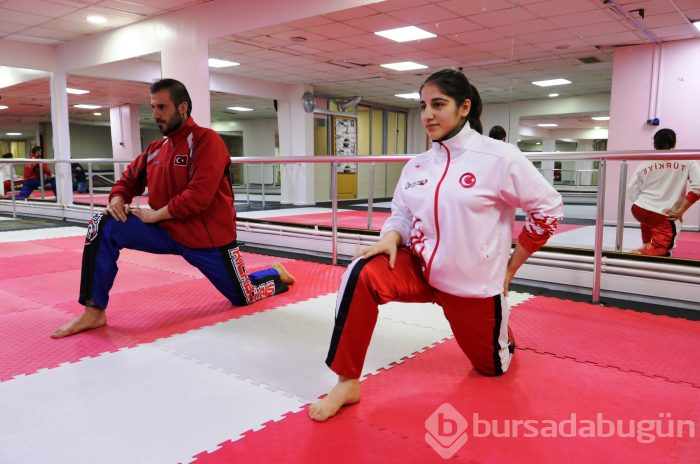 Kick boksta Diyarbakır'ın gururu oldular
