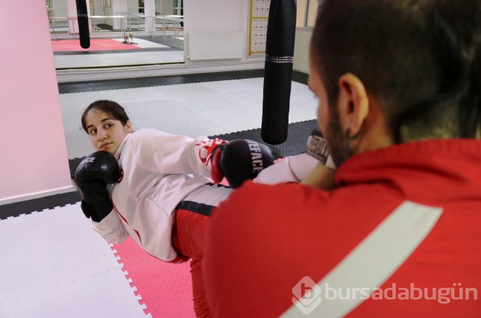 Kick boksta Diyarbakır'ın gururu oldular
