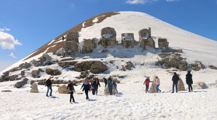 "Dünya mirası" Nemrut sezonu açtı
