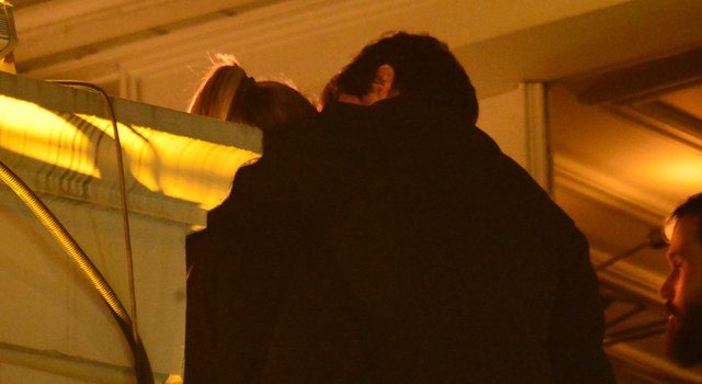 Tolga Zengin'in balkon romantizmi
