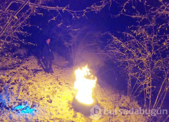 Don riskine karşı fındıklarını bahçelerde ateş yakarak koruyorlar
