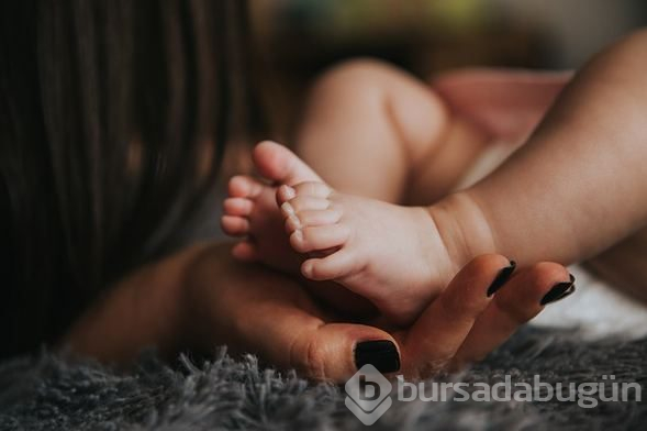 Göbek kordonunun geç kesilmesi için 6 neden (Göbek kordonu hemen kesilmeli mi?)
