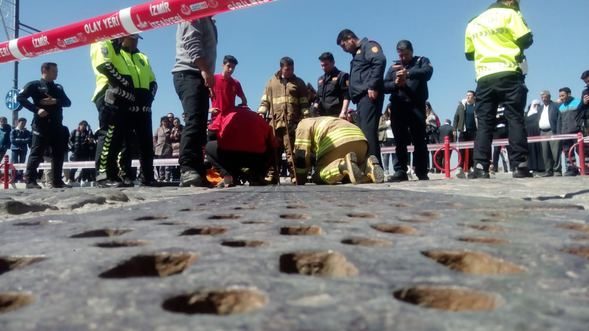 Türkiye bu haberi konuşuyor: Mazgala sıkışan adam

