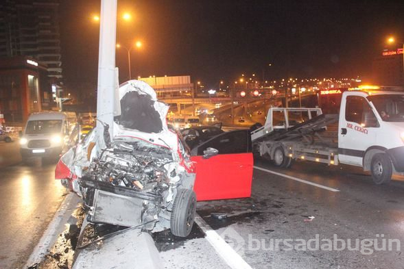 Esenyurt'ta feci kaza: 1'i polis, 3 yaralı
