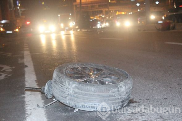 Esenyurt'ta feci kaza: 1'i polis, 3 yaralı

