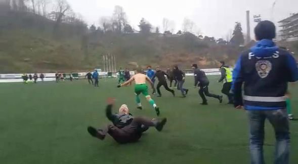 Rize'de amatör maçta olay çıktı
