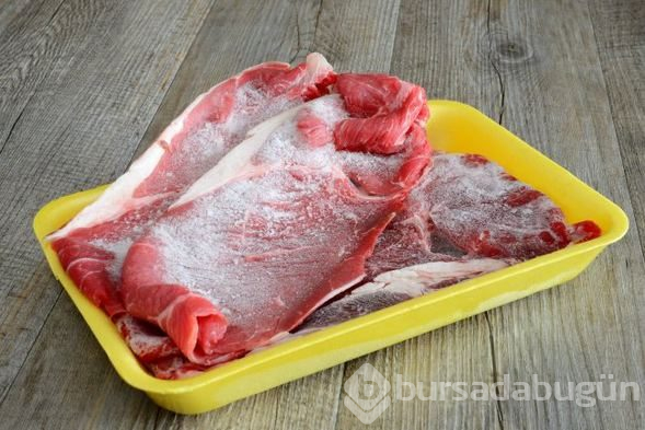 Mikrodalga fırınlara asla koymamanız gereken şeyler
