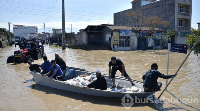 İran'da aşırı yağışın neden olduğu sel 11 can aldı
